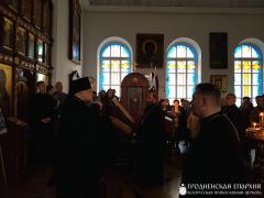 Архиепископ Артемий совершил повечерие с чтением Великого канона в Свято-Владимирской церкви города Гродно
