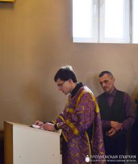 Архиепископ Артемий совершил Литургию Преждеосвященных Даров в храме архистратига Михаила города Скидель