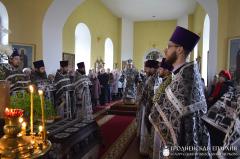 Архиепископ Артемий совершил Литургию Преждеосвященных Даров в храме поселка Острино