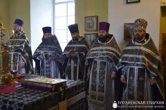 Архиепископ Артемий совершил Литургию Преждеосвященных Даров в храме поселка Острино