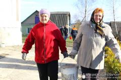 Прихожане церкви деревни Мурованка приняли участие в благоустройстве прихрамовой территории