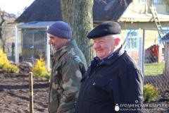 Прихожане церкви деревни Мурованка приняли участие в благоустройстве прихрамовой территории