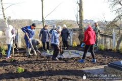 Прихожане церкви деревни Мурованка приняли участие в благоустройстве прихрамовой территории