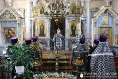 Архиепископ Артемий совершил Литургию Преждеосвященных Даров в храме поселка Зельва