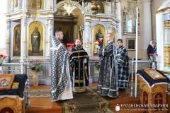 Архиепископ Артемий совершил Литургию Преждеосвященных Даров в храме поселка Зельва