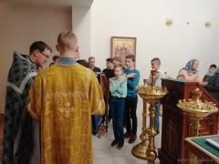 Хоры молодежных братств Покровского собора и Владимирской церкви приняли участие в Литургии Преждеосвященных Даров в Ольгинском храме 