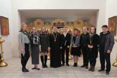 Хоры молодежных братств Покровского собора и Владимирской церкви приняли участие в Литургии Преждеосвященных Даров в Ольгинском храме 