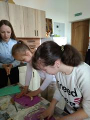 К празднику Благовещения Пресвятой Богородицы учителя и воспитанники приходской школы Покровского собора приготовили вкусные поздравления