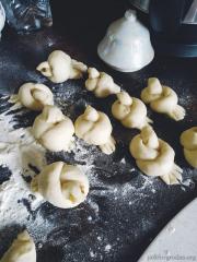 К празднику Благовещения Пресвятой Богородицы учителя и воспитанники приходской школы Покровского собора приготовили вкусные поздравления