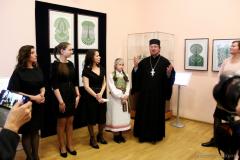 У адкрыцці выставы "Велікоднае сугучча. Дэкаратыўна-прыкладное мастацтва беларуска-літоўскага памежжа" ўзяў удзел настаяцель і моладзевы хор Пакроўскага сабора