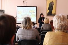 "Современные деструктивные организации: механизмы противостояния" - лекцию в Университете семейных знаний «Радзіна» провела философ Снежана Семерник