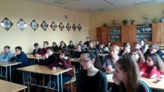 О семейных ценностях с учащимися школы №8 побеседовал клирик Покровского собора