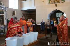 Соборное служение в храме поселка Зельва