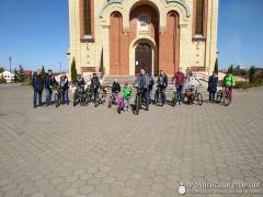 Молодежь храма св. вмч. Георгия Победоносца поселка Красносельский совершила велопробег и побывала на пикнике