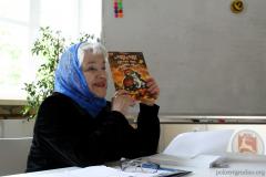 Поэтесса Елена Екимова встретилась с воспитанниками воскресной школы Покровского собора