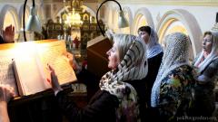 Фотофакт: день памяти святых жен-мироносиц в Покровском соборе (2019)