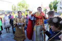 Пасхальное поздравление для насельников Гродненского дома-интерната для престарелых и инвалидов организовали социальный отдел и школа Покровского собора