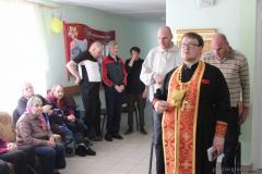 Пасхальное поздравление для насельников Гродненского дома-интерната для престарелых и инвалидов организовали социальный отдел и школа Покровского собора