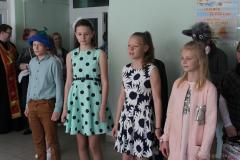 Пасхальное поздравление для насельников Гродненского дома-интерната для престарелых и инвалидов организовали социальный отдел и школа Покровского собора