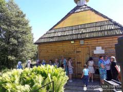 Прихожане храма деревни Озеры совершили паломническую поездку