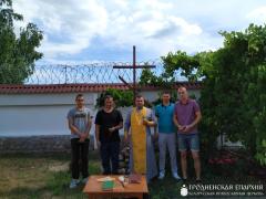 Священник посетил исправительное учреждение открытого типа №29 и освятил поклонный крест