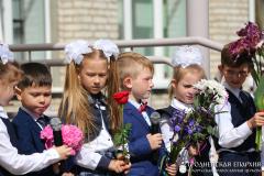 Благочинный Зельвенского округа принял участие в торжественных линейках