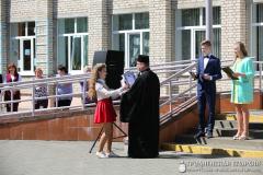 Благочинный Зельвенского округа принял участие в торжественных линейках