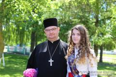 Благочинный Зельвенского округа принял участие в торжественных линейках