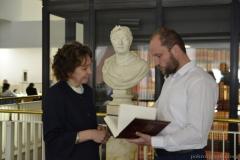 В фонд Национальной библиотеки Британии клирик Покровского собора передал белорусский перевод книг Нового Завета