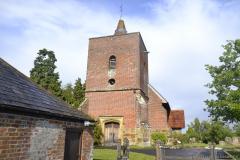 В храме д. Тудли (Великобритания) клирик Покровского собора представил белорусский перевод Нового Завета 