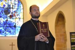 В храме д. Тудли (Великобритания) клирик Покровского собора представил белорусский перевод Нового Завета 