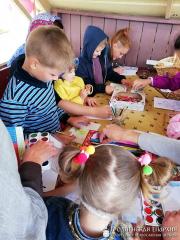 Учителя воскресной школы «Анёлкi» организовали творческую площадку «Рисунки белорусским святым»