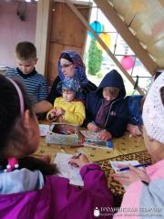 Учителя воскресной школы «Анёлкi» организовали творческую площадку «Рисунки белорусским святым»