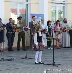 Благочинный Вороновского округа принял участие в линейках в поселке Вороново