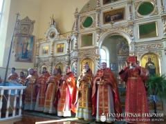 В храме Святой Живоначальной Троицы поселка Россь состоялось соборное богослужение духовенства Волковысского благочиния