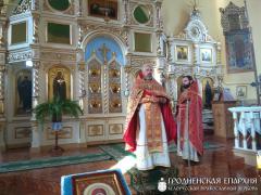 В храме Святой Живоначальной Троицы поселка Россь состоялось соборное богослужение духовенства Волковысского благочиния