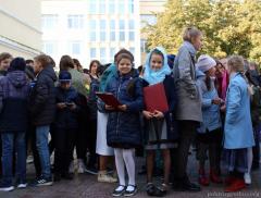 Учебный год в воскресной школе Покровского собора начался с литургии и линейки