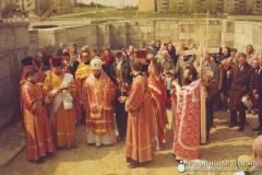 Цветок на могилу покойного Данещика Юрия Евгеньевича