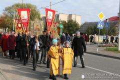 В поселке Зельва освятили новосооруженный поклонный крест