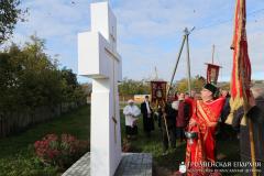 В поселке Зельва освятили новосооруженный поклонный крест