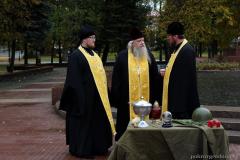 В рамках акции "Во славу общей Победы" в Покровский собор передали на хранение капсулу с землей с мест воинских захоронений 