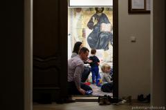 Семейный мастер-класс по изготовлению картин организовали в воскресной школе Покровского собора