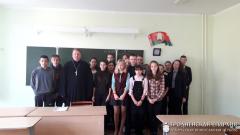 Священник провел урок в школе деревни Пески, посвященный теме ценности жизни