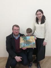 Семейный мастер-класс по изготовлению картин организовали в воскресной школе Покровского собора