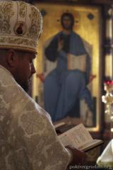 В день памяти своего небесного покровителя архиепископ Артемий возглавил литургию в Покровском соборе