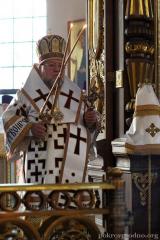 В день памяти своего небесного покровителя архиепископ Артемий возглавил литургию в Покровском соборе