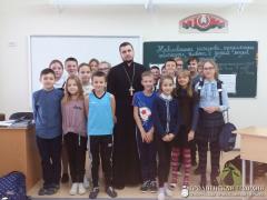 Священник провел беседу в школе №1 города Скидель