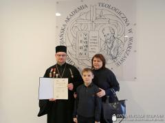 Благочинному Зельвенского округа вручили диплом доктора теологии