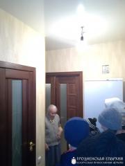 Молодежь храма поселка Красносельский поздравила прихожан с Рождеством Христовым