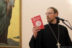 "Ты яшчэ на зямлі, а цябе ўжо ахінаюць райскія спевы": вечар паэзіі ў межах “Каложскага дабравесту”